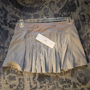 Brand new CRZ YOGA gray tennis skort size medium